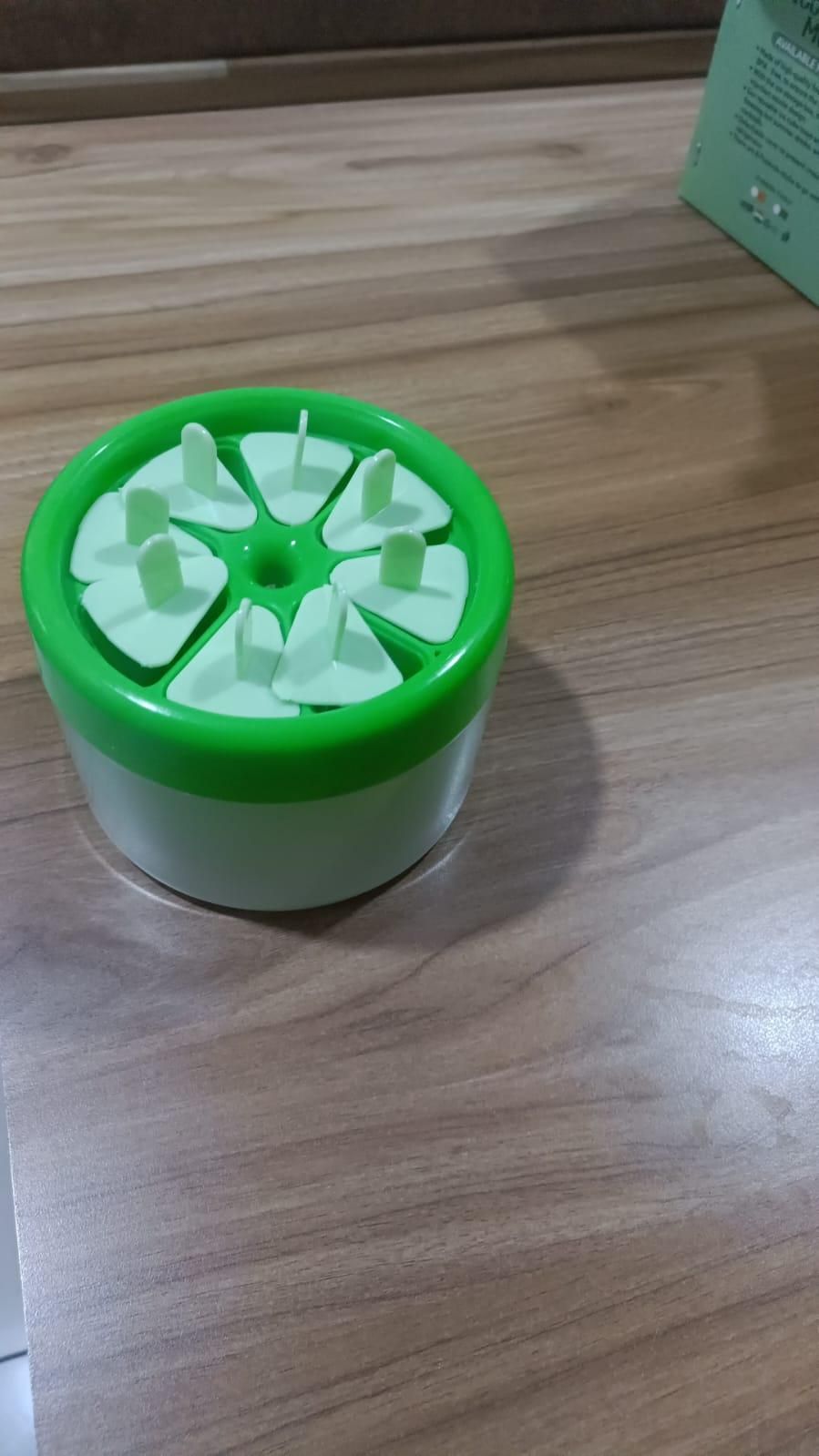 Reusable 8-Pop Ice Mould