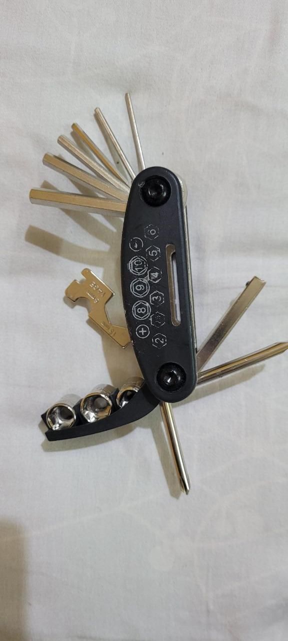 16 IN 1 Vehicle Repair Tool Kit